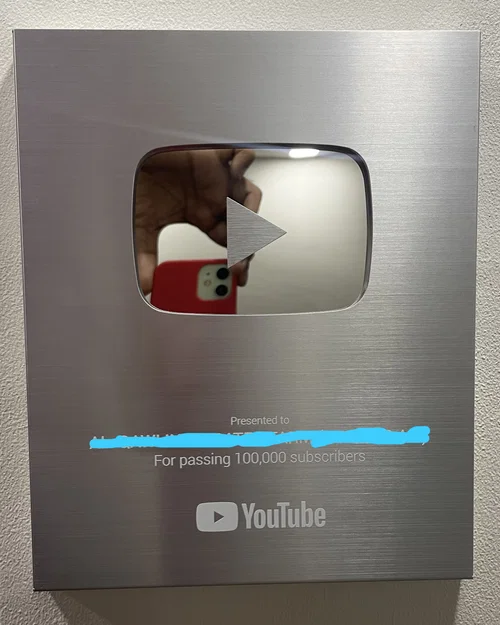 Nút Bạc YouTube (YouTube Silver Play Button) - Image 1