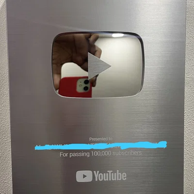 Nút Bạc YouTube (YouTube Silver Play Button)
