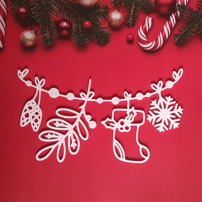 Dây treo trang trí Giáng sinh với người tuyết, tuần lộc và bông tuyết
