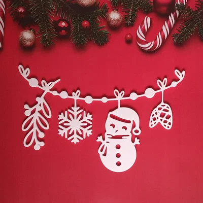 Dây treo trang trí Giáng sinh với người tuyết, tuần lộc và bông tuyết