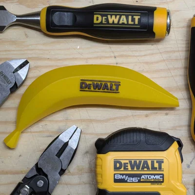 Mô hình quả chuối DeWalt (DeWalt Banana)