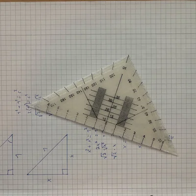 Thước kẻ tam giác (Geodreieck/Protractor) tiện lợi