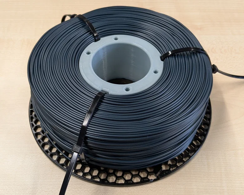 Bộ chuyển đổi cuộn Prusament sang lõi nạp nhựa Recycling Fabrik - Image 1