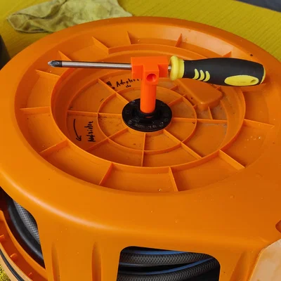 Dụng cụ căng lò xo Fiskars X-Series Waterwheel XL