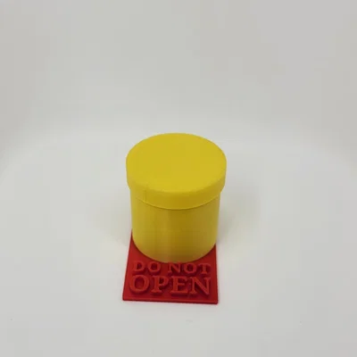 Mô hình bẫy trêu chọc Do Not Open in 3D vui nhộn