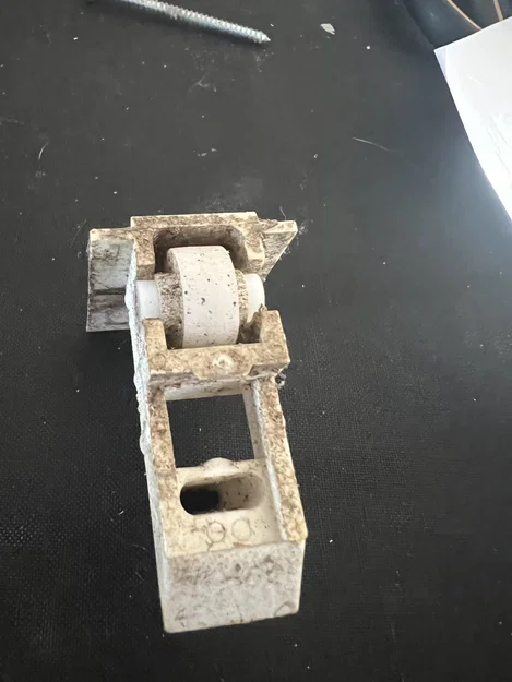 Miếng chêm con lăn cho cửa sổ lùa - Image 6