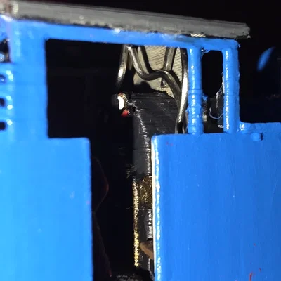 Các chi tiết bổ sung (phần mái, đầu máy phía sau)