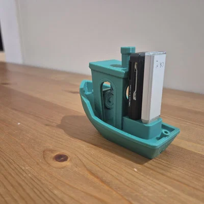 USBenchy: Giá đỡ USB độc đáo mô hình thuyền Benchy 3D