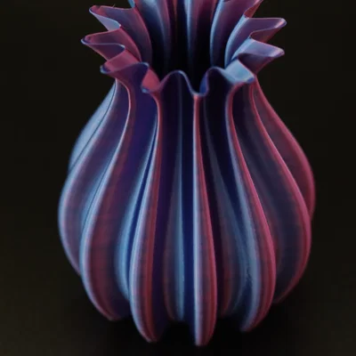 Mẫu in 3D lọ hoa Curved Vase nghệ thuật trang trí bàn làm việc