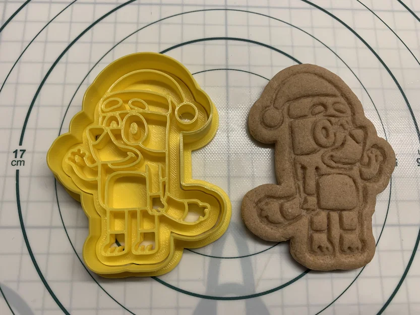 Khuôn cắt bánh quy Giáng sinh Bluey - Image 1