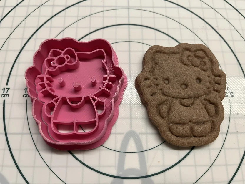 Khuôn cắt bánh quy hình Hello Kitty - Image 1