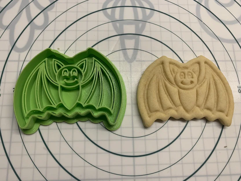Khuôn cắt bánh quy hình con dơi - Image 1