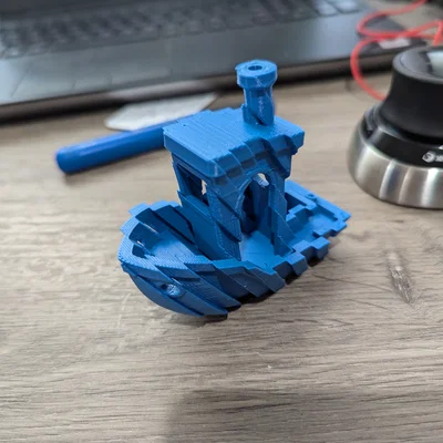 Mô hình 3D Benchy bị lỗi (Cursed Benchy) độc đáo để trang trí