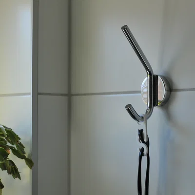 Móc Treo Dây Nguồn Thiết Bị