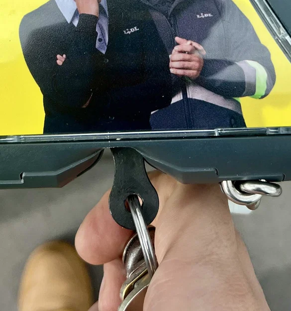 Móc khóa thông minh mở xe đẩy siêu thị in 3D tiện lợi - Image 1