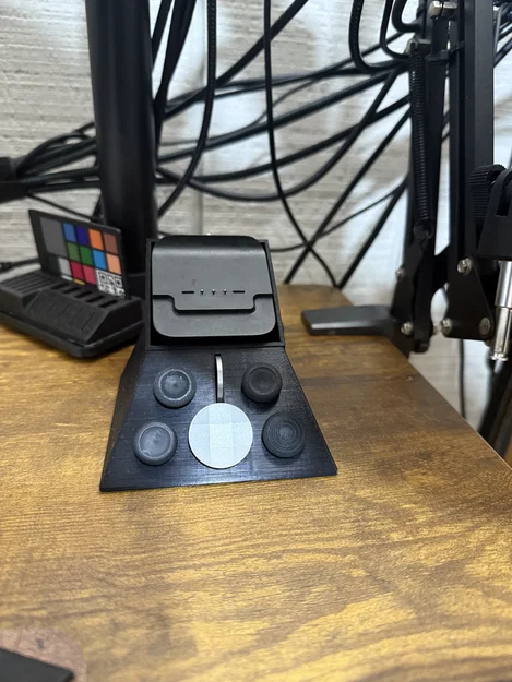 Đế giữ tay cầm Xbox Elite Controller tích hợp khay phụ kiện tiện lợi - Image 3