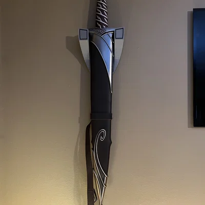 Giá treo tường cho mô hình kiếm Sting trong Lord of the Rings