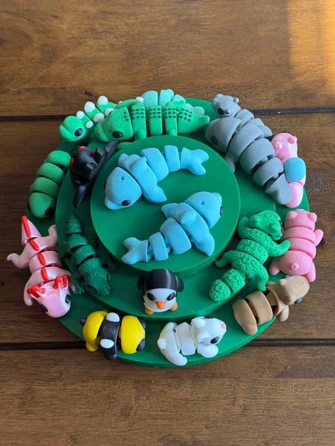 Kệ trưng bày 3 tầng cho đồ chơi Flexi và mô hình cử động khớp - Image 1