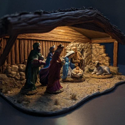 Tự tay làm mô hình Hang đá Giáng sinh (Nativity Scene)! Khung nền Diorama