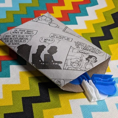 Khuôn làm hộp quà từ lõi giấy vệ sinh bỏ đi