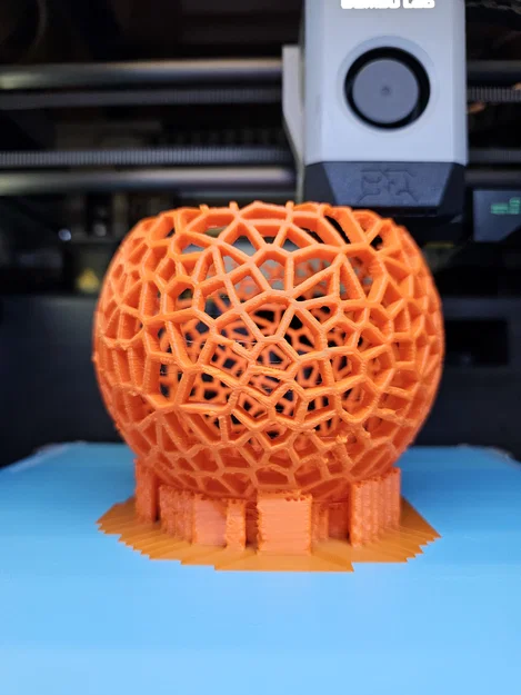 Quả bóng Airless họa tiết Voronoi (bền chắc) 120mm - Image 1