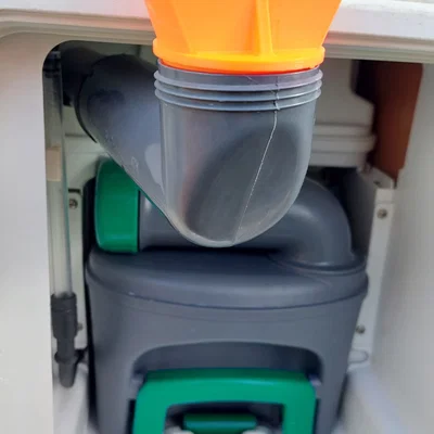 Phễu hỗ trợ đổ nước cho bồn cầu Thetford C500
