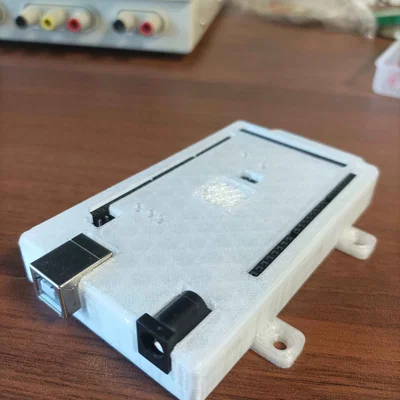 Hộp đựng Arduino Mega có tai treo tường tiện lợi (In 3D)
