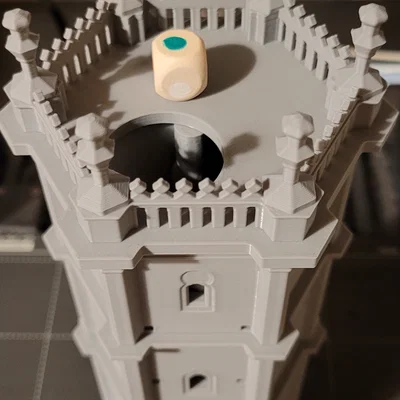 Tháp đổ xúc xắc Slavín