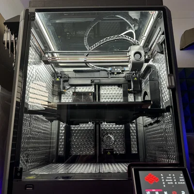 Creality K1 Max: Khung nâng nắp máy dạng trượt