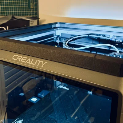 Creality K1 Max: Khung nâng nắp máy dạng trượt