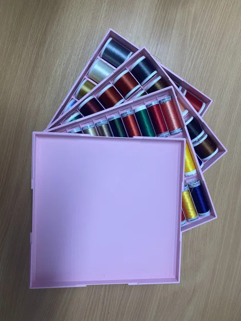 Hệ thống khay/tháp đựng ống chỉ thêu dạng mô-đun xếp chồng - Image 1