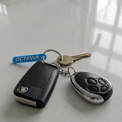 Nhãn Móc Khóa Xe Skoda