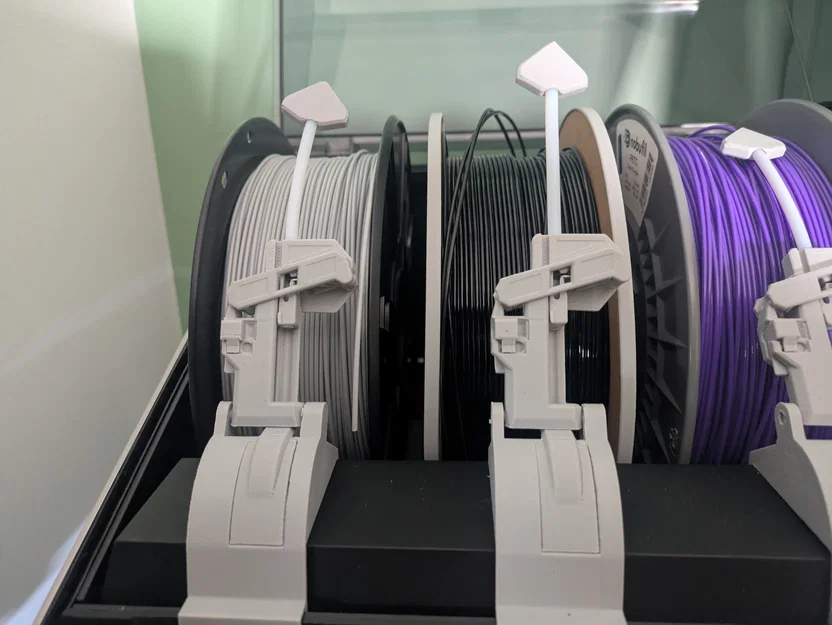 Miếng chặn chống cấn nhựa cho Qidi Box Snag Cutter - Image 1