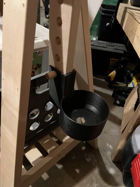 Giá treo bình nước 3D tiện lợi cho chân bàn Ikea Mittback - Image 1