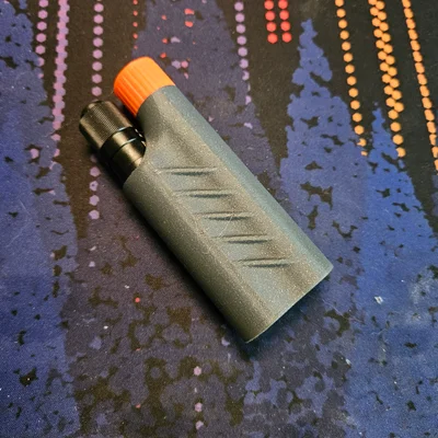 Hộp đựng đèn pin OLIGHT i3T kèm ngăn chứa 2 pin AAA 5