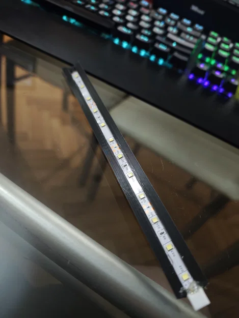 Giá đỡ đèn LED cho Flashforge Adventurer 5 M (AD5M) – Lắp nhanh, có nam châm - Image 2