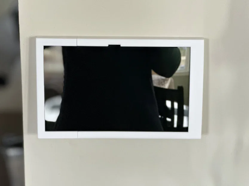 Giá treo tường có góc nghiêng cho Lenovo Tab M10 Plus - Gen 3 - Image 2