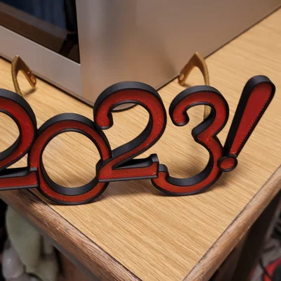 Mắt kính chào đón năm mới 2023