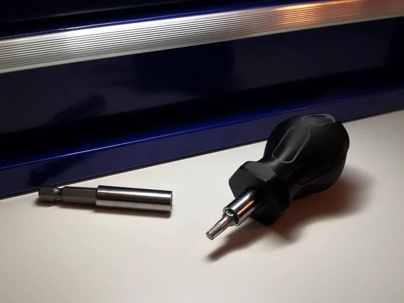Tay cầm tua vít ngắn (Stubby Screwdriver) 60mm in 3D nhỏ gọn - Image 1