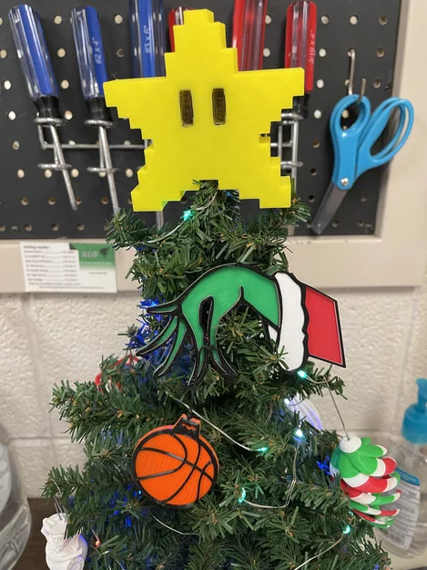 Đồ trang trí cây thông Noel: Bàn tay Grinch cầm bóng rổ in 3D - Image 3