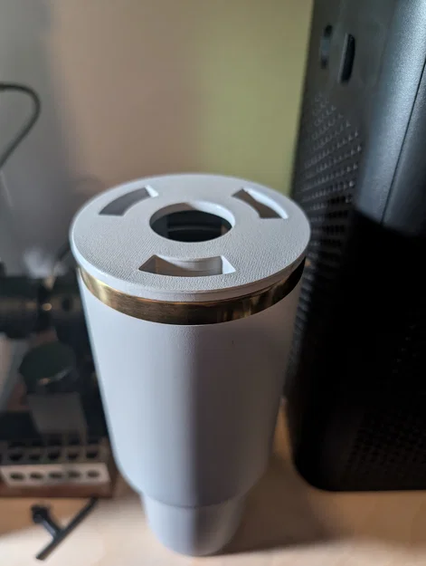 Bộ adapter Xtool Tumbler giúp căn chỉnh bình nước khắc laser - Image 2