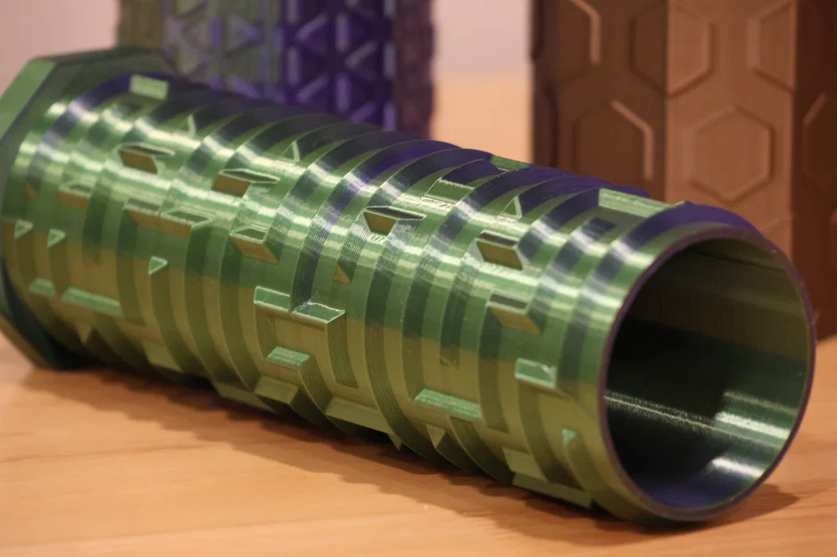 Ống Quà Tặng Mê Cung (Maze Gift Tube) - Image 1