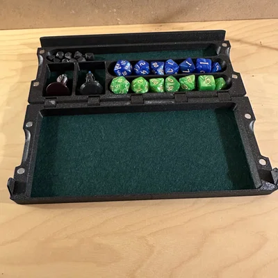 Hộp Đựng Xúc Xắc / Khay Lăn Xúc Xắc / Giá Đỡ Điện Thoại (Bản lề in liền - Có khe gắn nam châm)