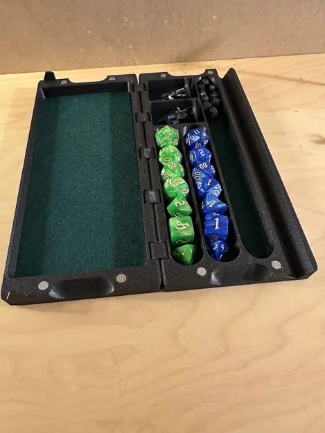 Hộp Đựng Xúc Xắc / Khay Lăn Xúc Xắc / Giá Đỡ Điện Thoại (Bản lề in liền - Có khe gắn nam châm) - Image 9