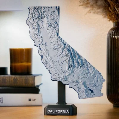Bản đồ địa hình 3D tiểu bang California, USA (Có sông ngòi và vùng nước)