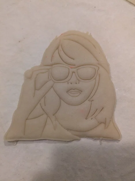 Khuôn cắt bánh quy hình Taylor Swift 1989 phong cách - Image 3