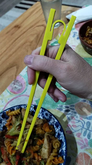 Đũa ăn Sushi kèm dụng cụ hỗ trợ - Image 1