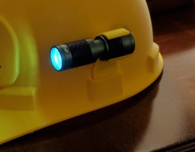 Mũ bảo hộ xây dựng đồ chơi kèm dây đai cho bé - Image 3