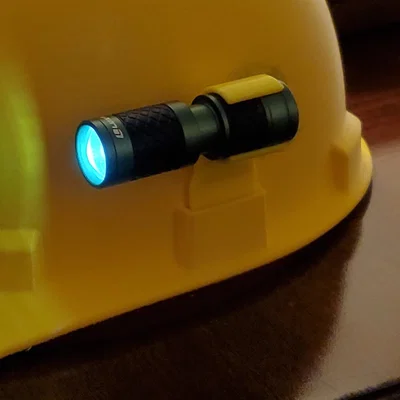 Mũ bảo hộ xây dựng đồ chơi kèm dây đai cho bé
