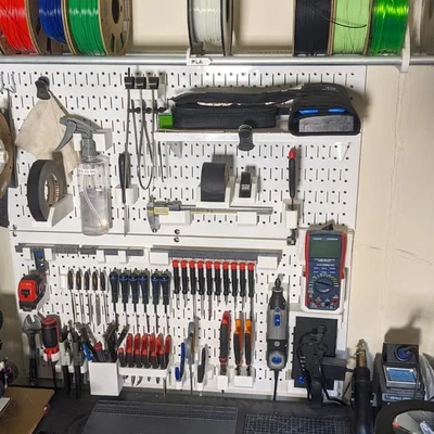 Hệ thống giá đỡ dụng cụ cho bảng lỗ (Pegboard Tool Mount System)